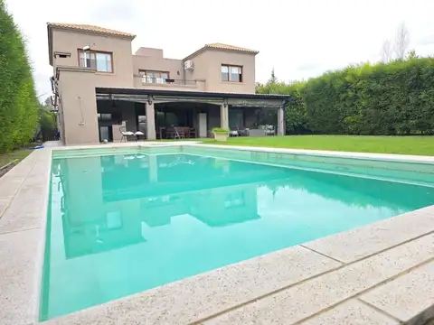 Casa en Alquiler de 4 dormitorios
