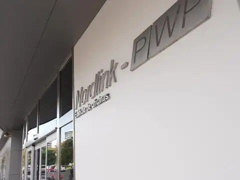 Oficina 4 ambientes con 4 baños