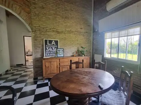 CASA EN VENTA EN PASO DEL REY-AMPLIO PARQUE