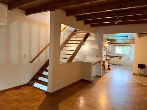 Casa 5 ambientes con 3 baños
