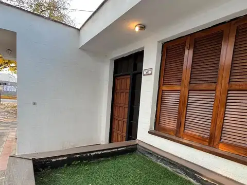Casa 7 ambientes con 2 baños