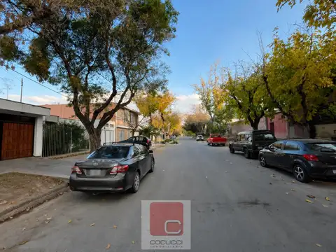 B° Ujemvi, Las acacias 493