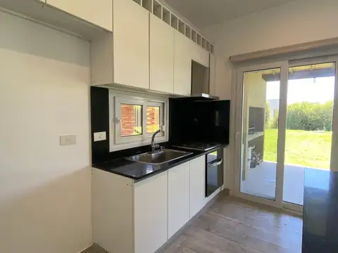 Alquiler casa 5 amb. en San Ramón Pilar del Este