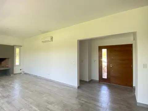 Casa en Alquiler en Pilar del Este - San Ramon, USD 1.300
