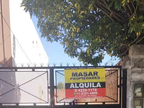 DEPTO. CON COCHERA BIEN UBICADO