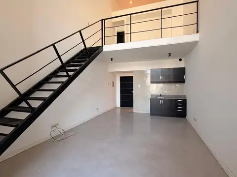 Departamento en VENTA en segundo piso con gran orientación - Ayres Vila