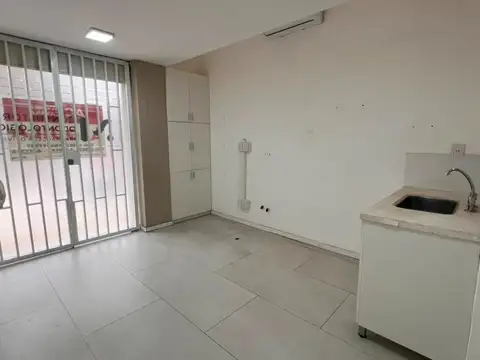 Local en Alquiler en Centro, $ 550.000