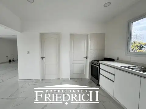 Casa 4 ambientes con 4 baños