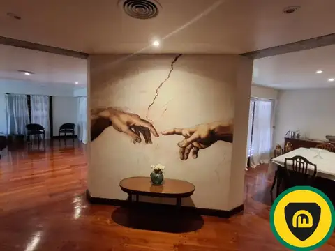 Casa en Venta con 5 cocheras