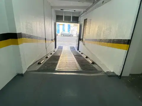 GALPON 9X64 GARAGE ENTRADA VEHICULAR 525m2 CON RENTA + cuota