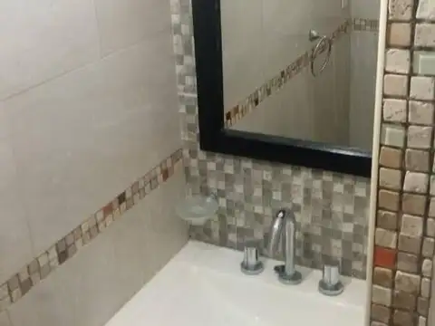 SE VENDE DEPARTAMENTO DE TRES AMBIENTES