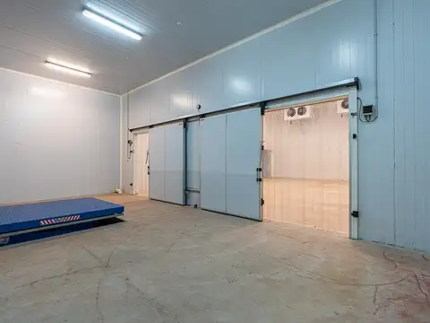 Galpon en Venta 72  mts Fondo