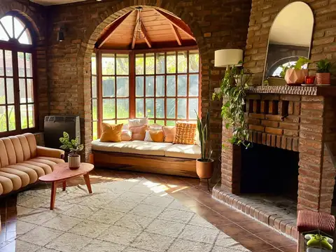 Casa en Venta con 3 cocheras