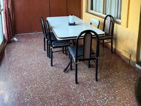 Casa 5 ambientes con 1 baño