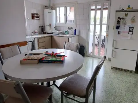 Depto Tipo Casa 4 ambientes con 3 baños