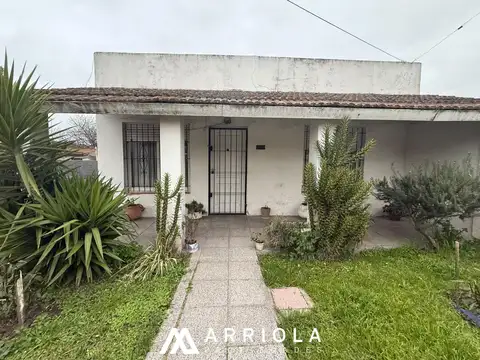 Ecuador casi Av. Luro