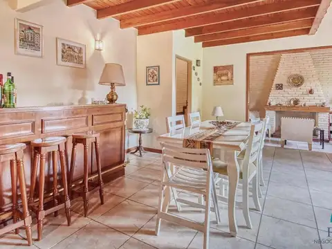Casa 5 ambientes con 3 baños