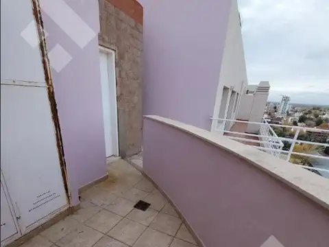 Departamento 6 ambientes con 2 baños