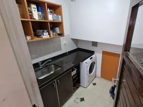 CASA/4 AMBIENTES/PATIO/PILETA/PARILLA/LOTE PROPIO!