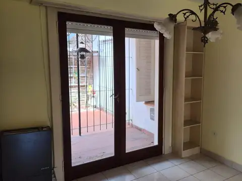 Depto Tipo Casa en Alquiler con 1 cocheras