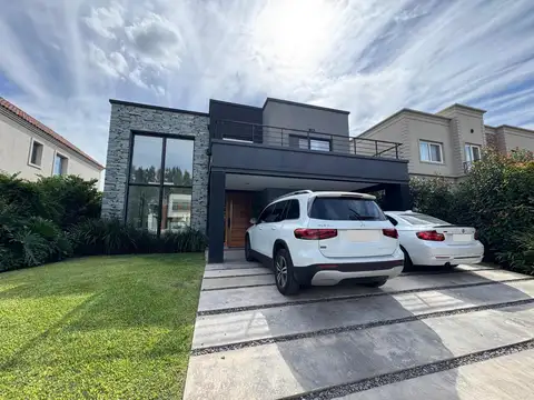 Excelente casa en B°Cdo Bella Vista Chico, Bella Vista