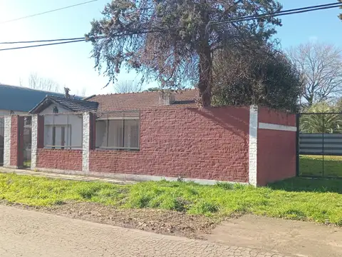 Casa 5 ambientes con 2 baños