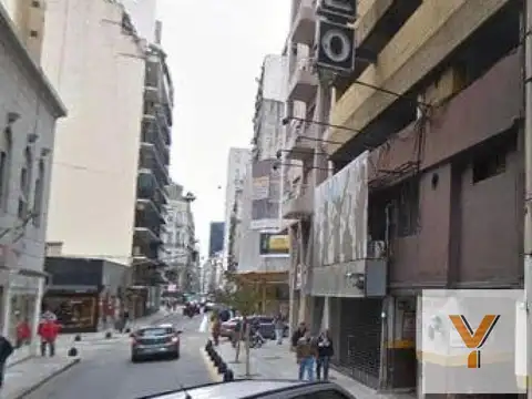 Paraguay e/ Suipacha y Carlos Pellegrini