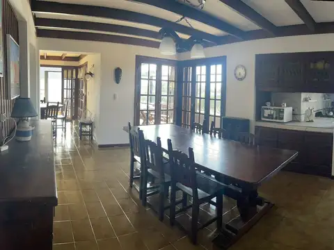 Venta de Casa en PINAMAR NORTE para 13 personas, 4 hab, pileta climatizada
