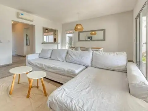 Casa en Venta con 4 cocheras