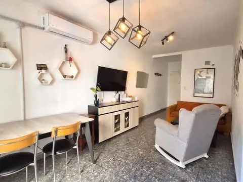 PH 5 ambientes, 3 dormitorios, living, lavadero, patio, parrilla y cochera (Parque Avellaneda)