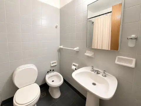 Departamento en Alquiler en Coghlan, $ 990.000