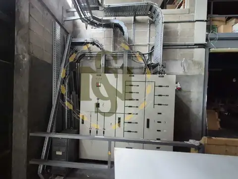 Galpon en Venta 15  mts Frente
