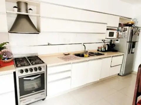 Casa 4 ambientes con 4 baños