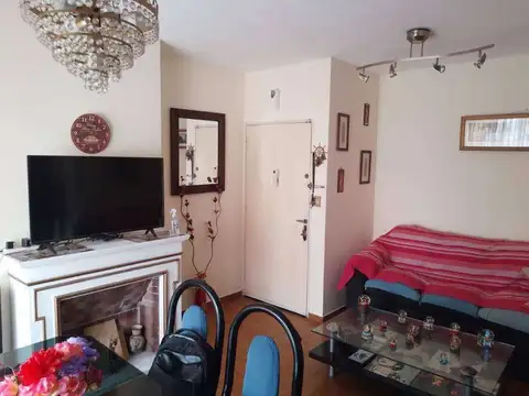 APTO CREDITO- DEPTO 3 AMBIENTES EXC. ESTADO! MUY LUMINOSO- CERCA SUBTE- 3 AMB