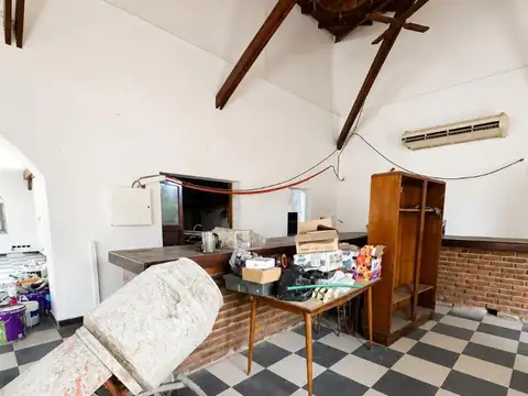 Local en Venta en Barrio el Cazador, USD 590.000