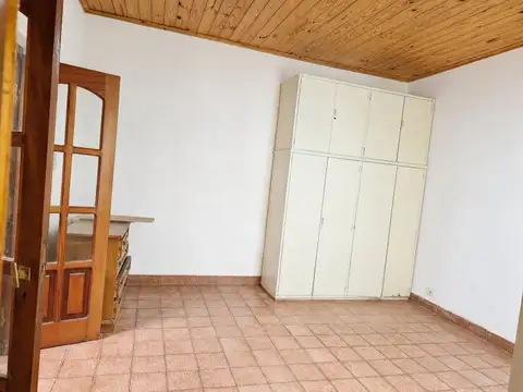 CASA TIPO PH,  AL FRENTE SIN EXPENSAS, APTO CRÉDITO, CABALLITO