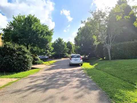 LOS JAZMINES PILAR DEL ESTE 100