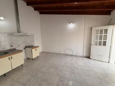 Casa 2 ambientes con 1 baño