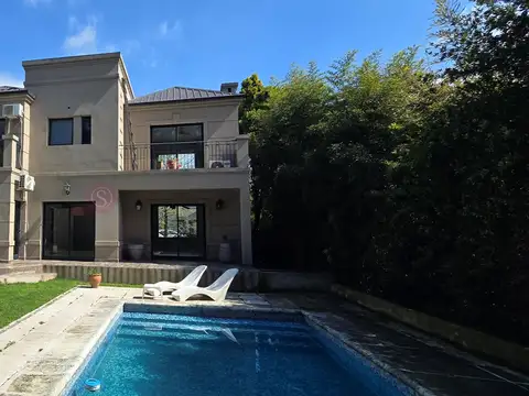 Casa 4 ambientes con 3 baños