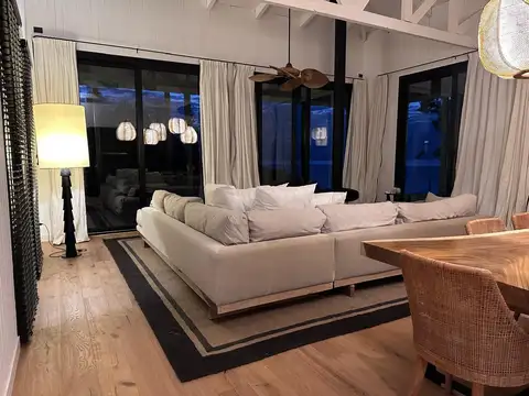 Casa en Venta en Ituzaingo, USD 198.000