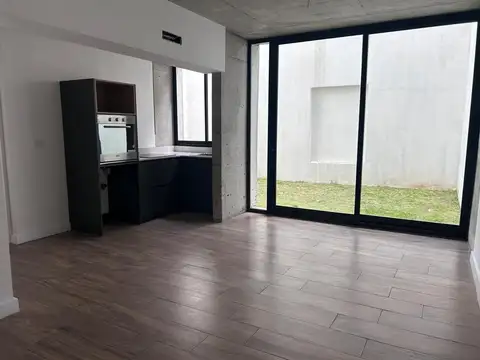 Donado 2500, Piso PB