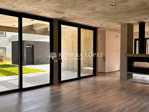 Casa 5 ambientes con 4 baños