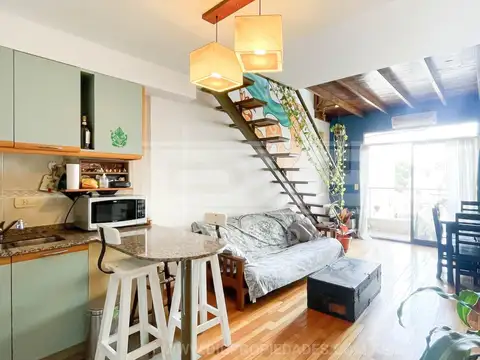 Cordoba  al 2400 entre Corrientes y Entre Rios