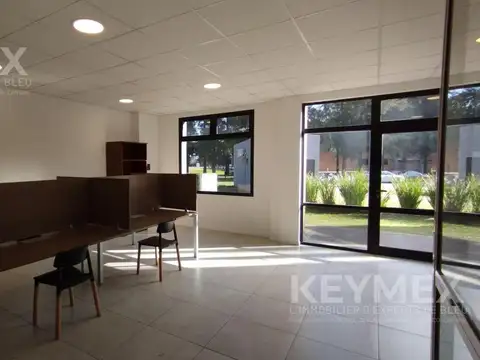 Oficina en Alquiler en Pilar, USD 1.310