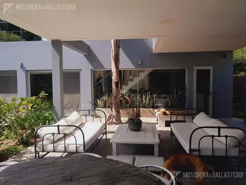 Casa en Venta con 6 cocheras