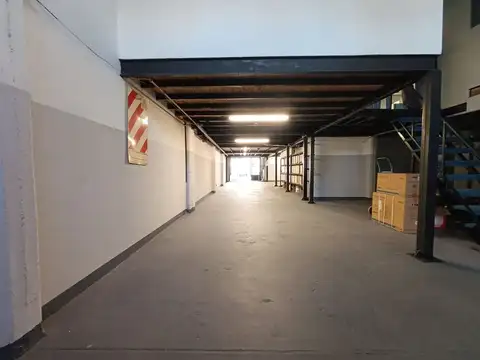 Oficina en Venta con 3 cocheras