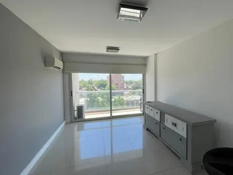 Camacua 100, Piso 4