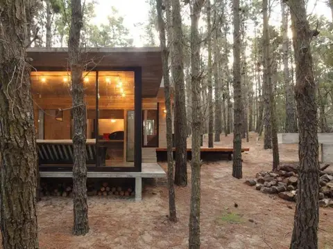 Casa en venta - 2 Dormitorios 2 Baños - Cochera - 600Mts2 - Mar Azul