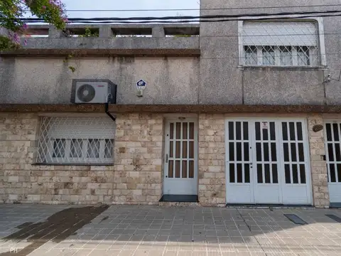 CASA EN VENTA ARROYITO CON COCHERA APTA CREDITO