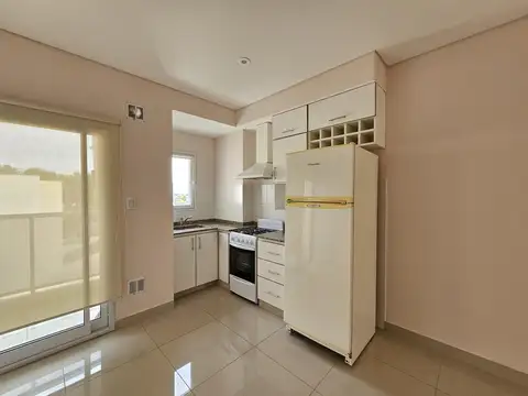 ALQUILER MONOAMBIENTE EN SANTOS LUGARES EN ZONA COMERCIAL